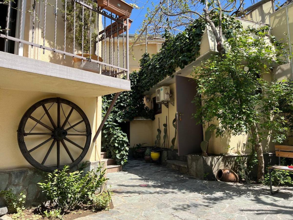 Georgian House Hostel Tbilisi Exterior foto